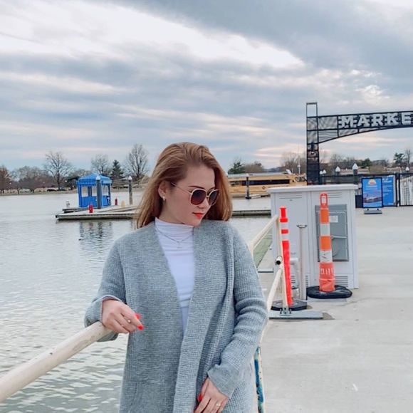 Meet your Posher, Linh - Picture 1 of 1